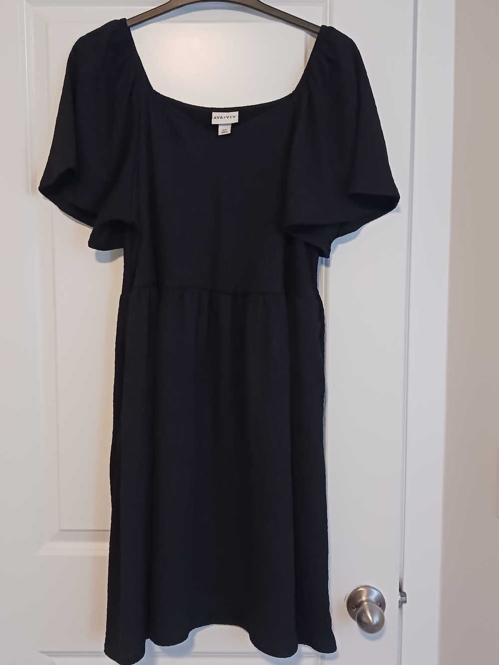 Ava & Viv Black Scoop Neck Midi Dress with Puff Sleeves